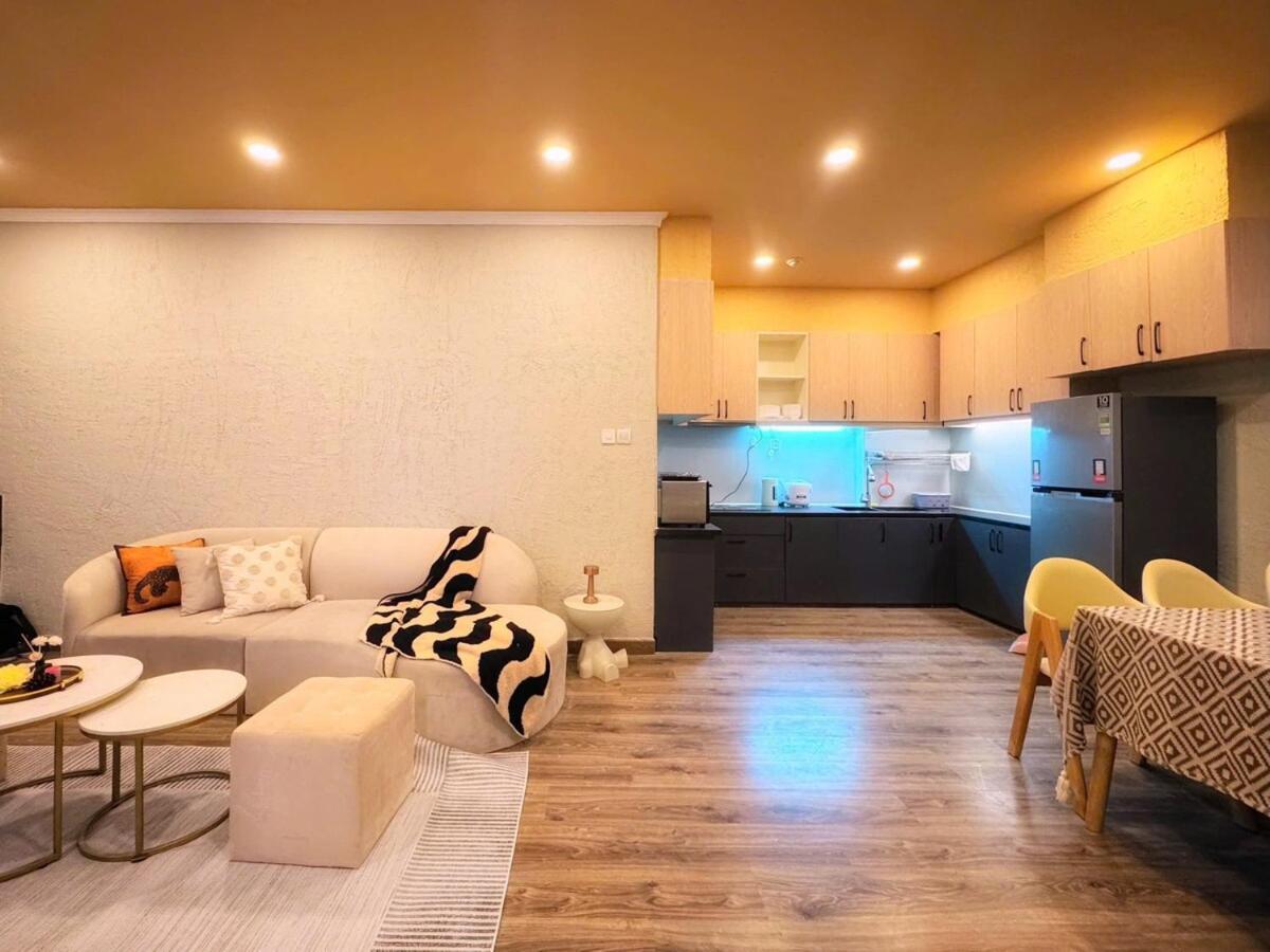 Skyline Luxeretreat 3br 4ba Walk To Bui Vien *